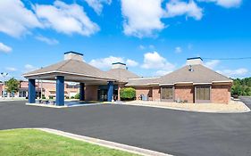 Quality Inn & Suites Fayetteville I-95